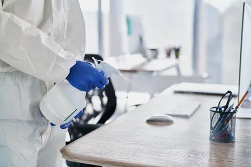 Commercial & Office Cleaning / Limpieza Comercial